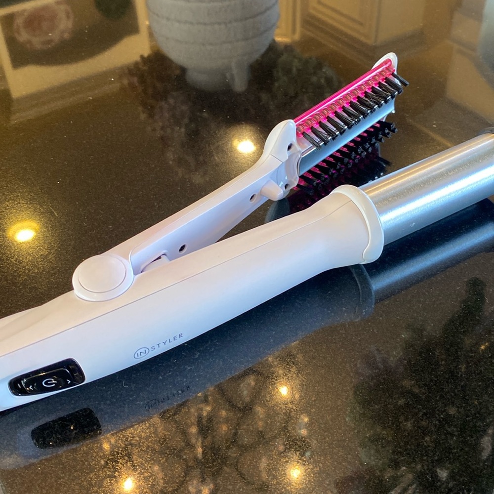 Instyler rotating styler for hair